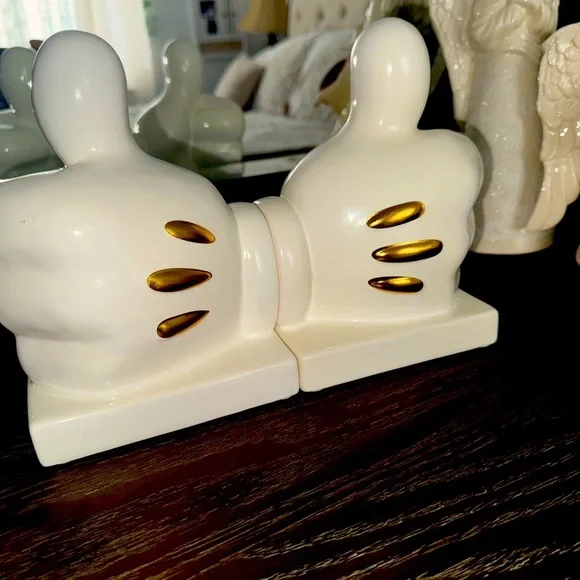 Disney White and Gold Mickey gloves Art Decor - Picture 11 of 12